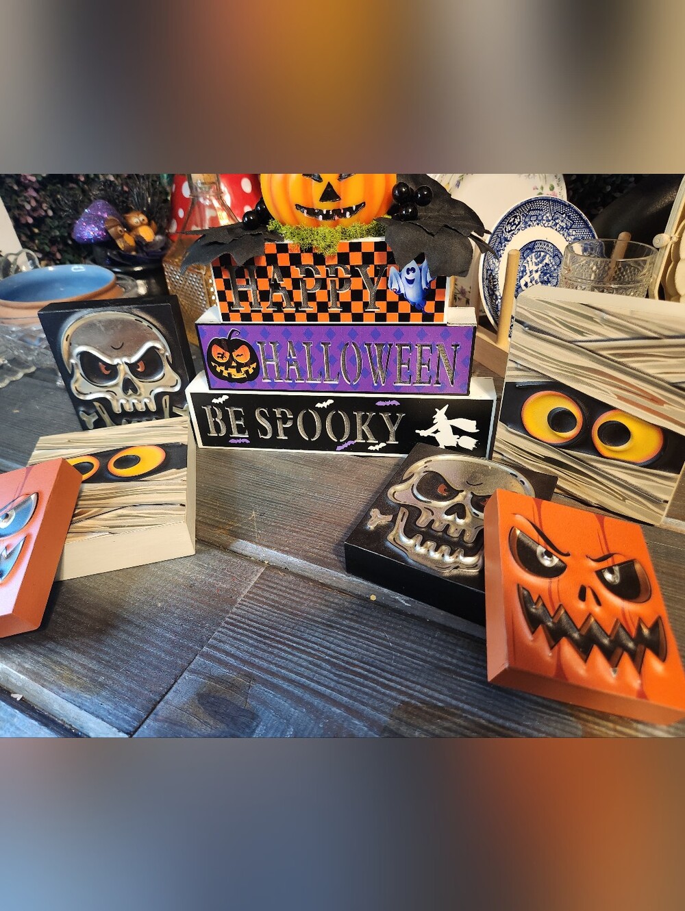 Halloween Wall Plaque Bundle 7 Piece, Happy Halloweem LED Purple Light Up